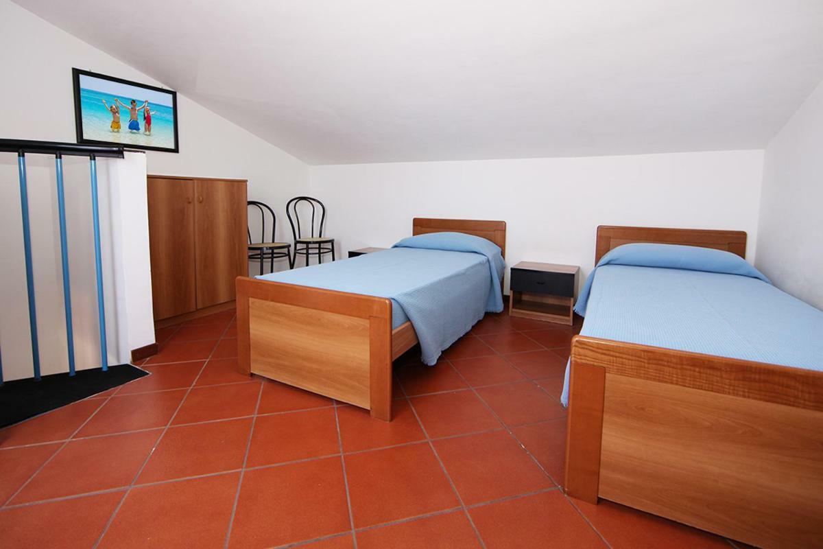 Elba Vip Aparthotel Porto Azzurro Exteriör bild