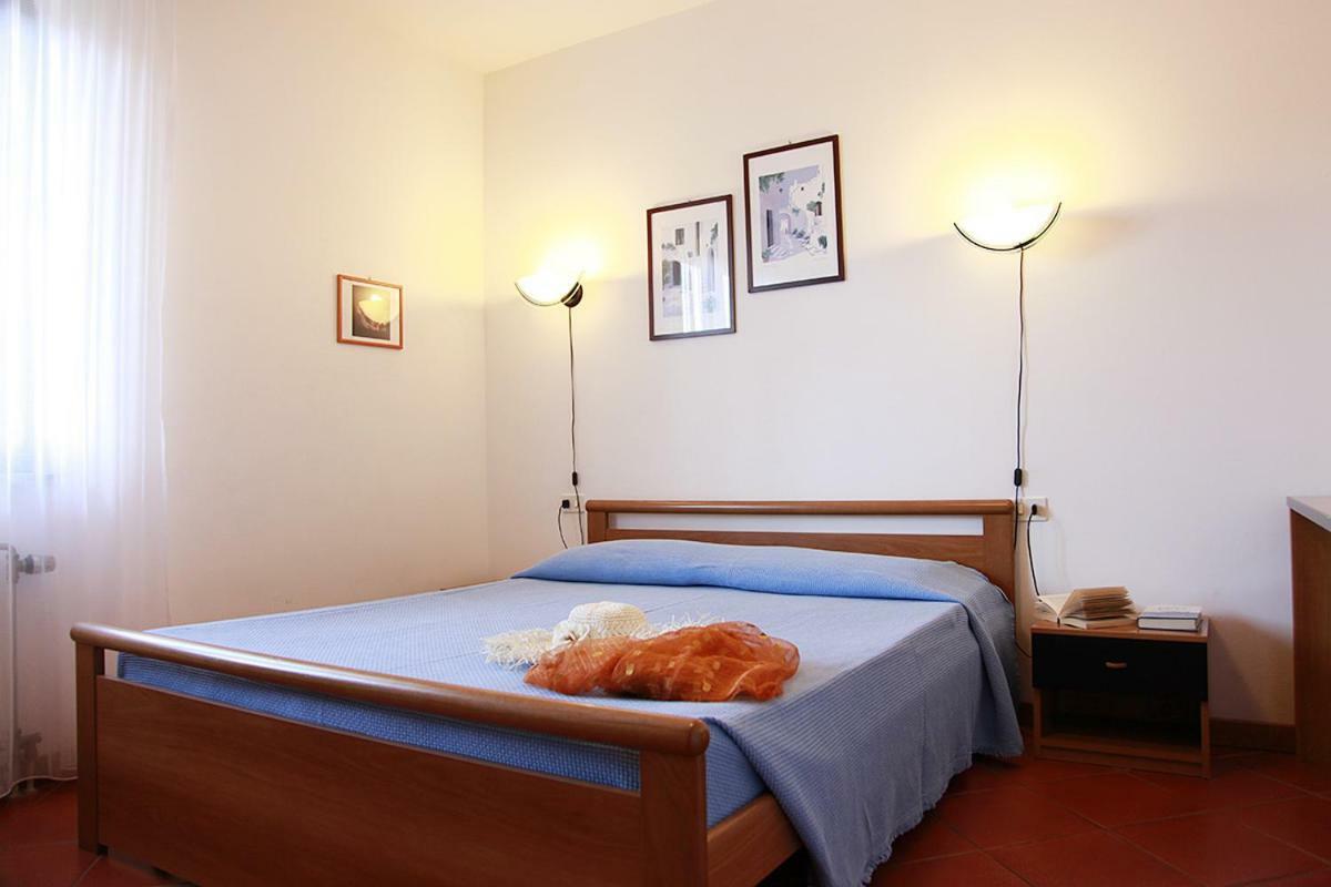 Elba Vip Aparthotel Porto Azzurro Exteriör bild