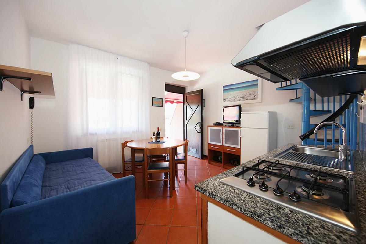 Elba Vip Aparthotel Porto Azzurro Exteriör bild