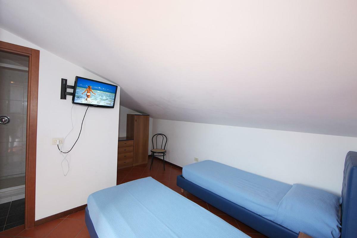 Elba Vip Aparthotel Porto Azzurro Exteriör bild