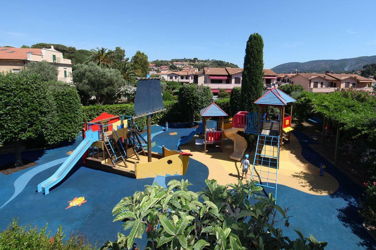 Elba Vip Aparthotel Porto Azzurro Exteriör bild