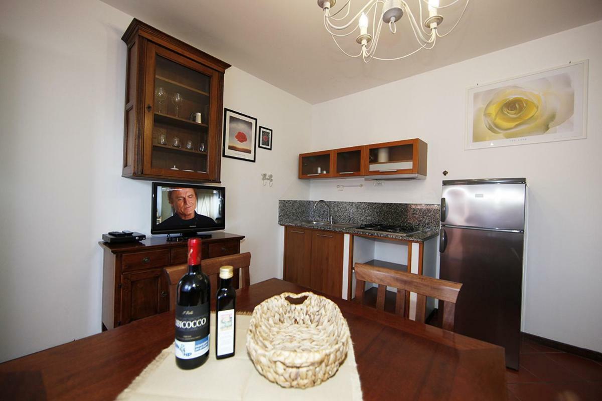 Elba Vip Aparthotel Porto Azzurro Exteriör bild