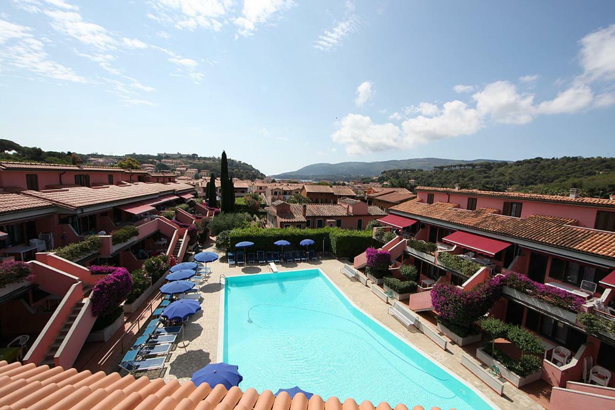 Elba Vip Aparthotel Porto Azzurro Exteriör bild