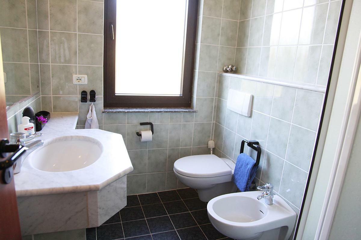 Elba Vip Aparthotel Porto Azzurro Exteriör bild